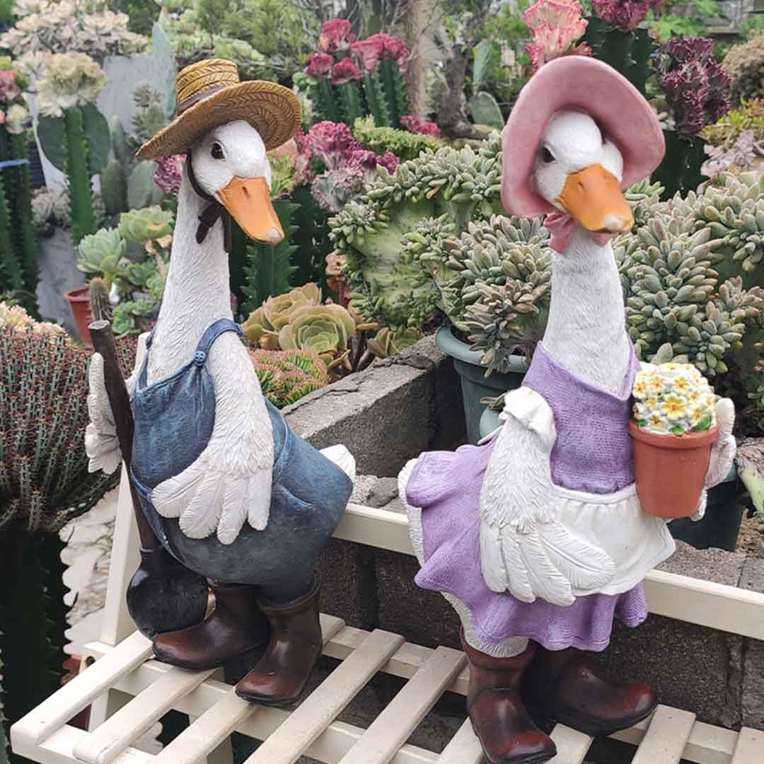 Duck Gardener Resin Statue