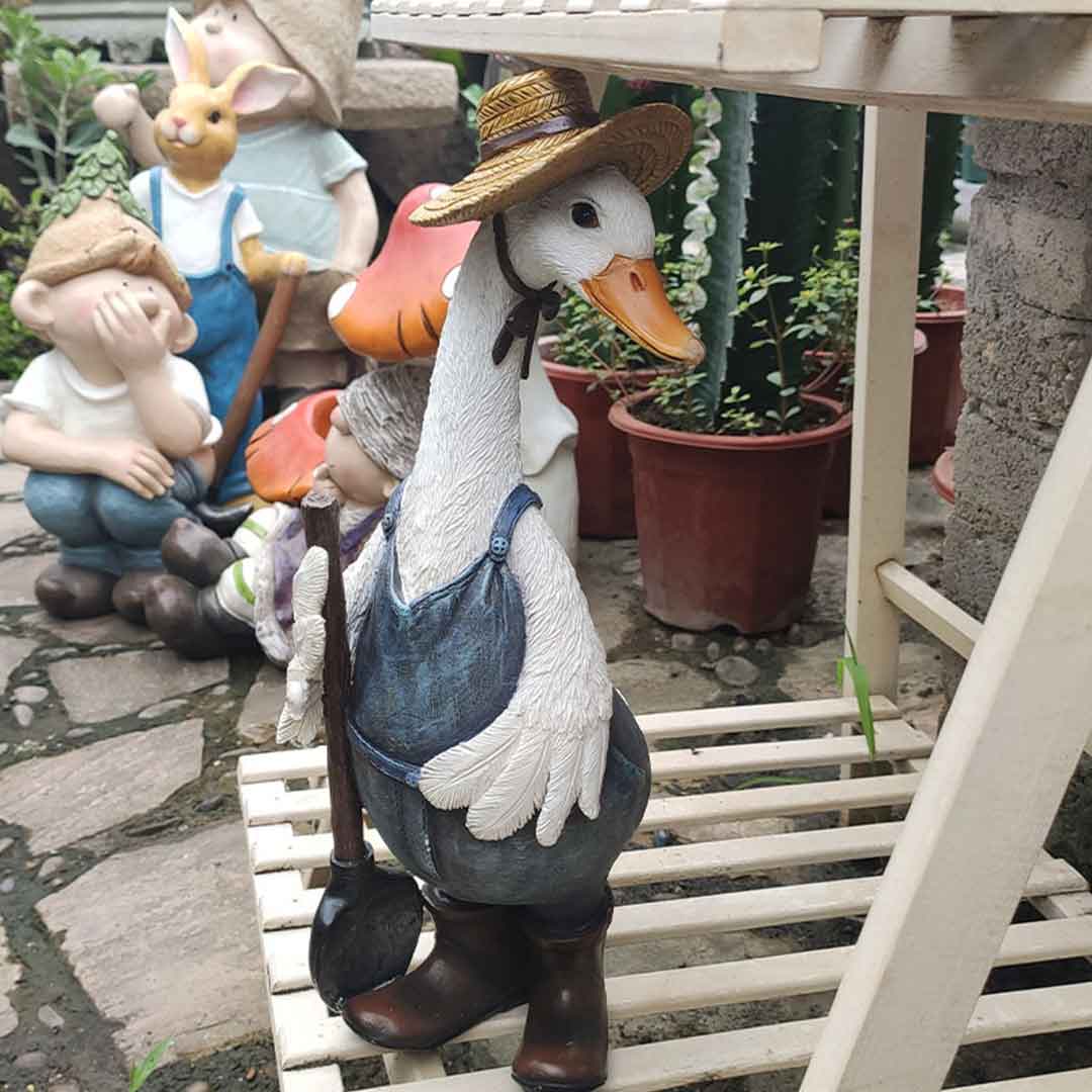 Duck Gardener Resin Statue