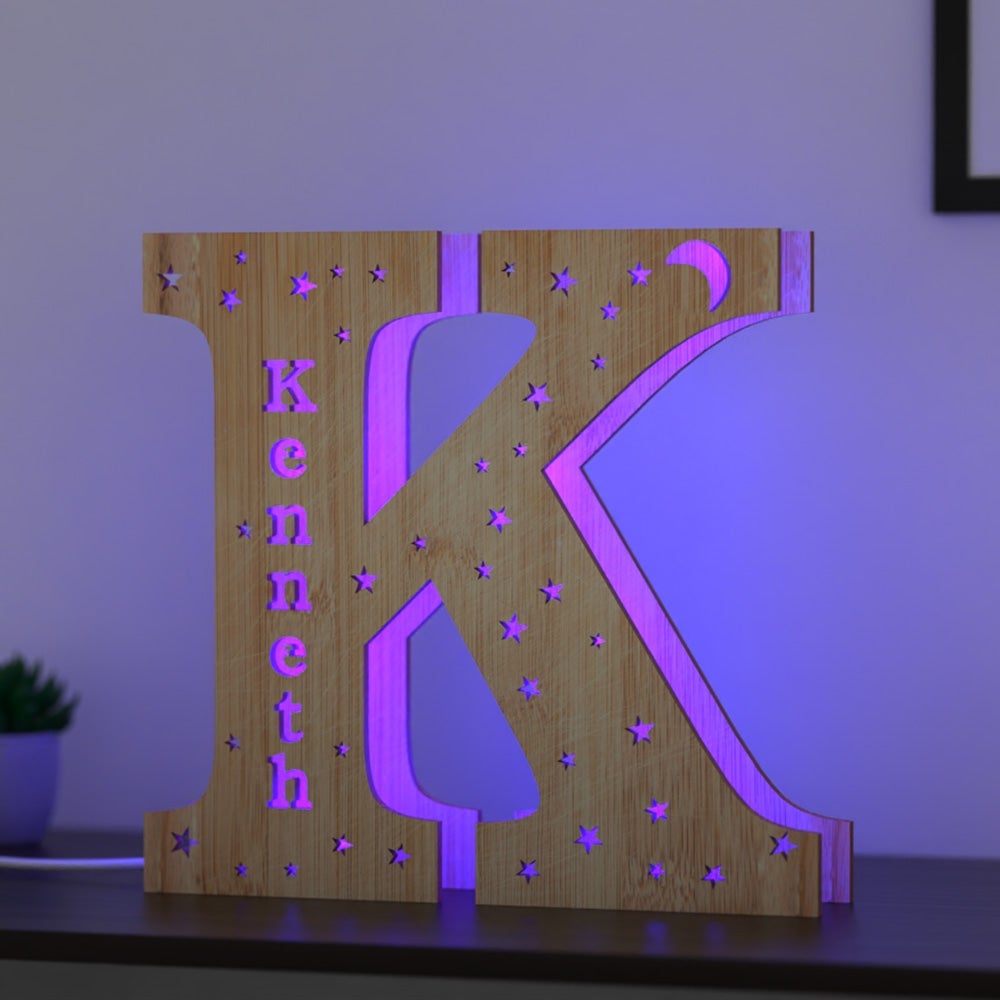 Luz nocturna personalizada con letras de madera
