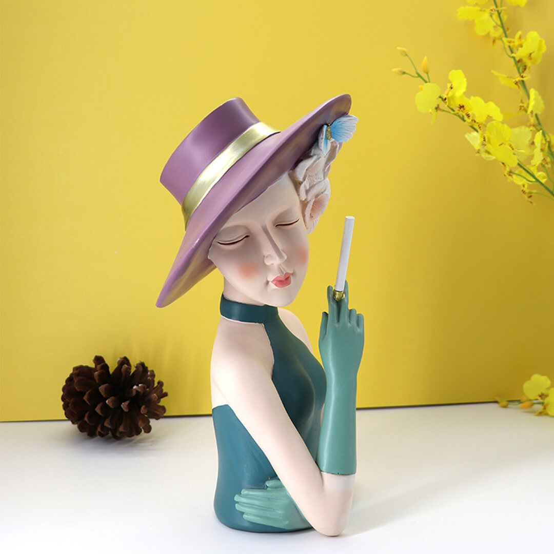 Moderne Mädchen denken Statue Blumenvase