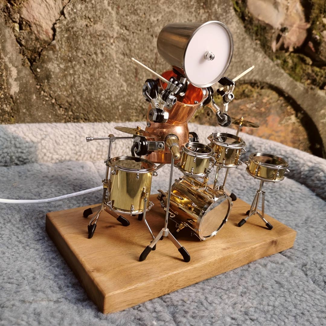 Steampunk-Trommel-Roboter-Lampe
