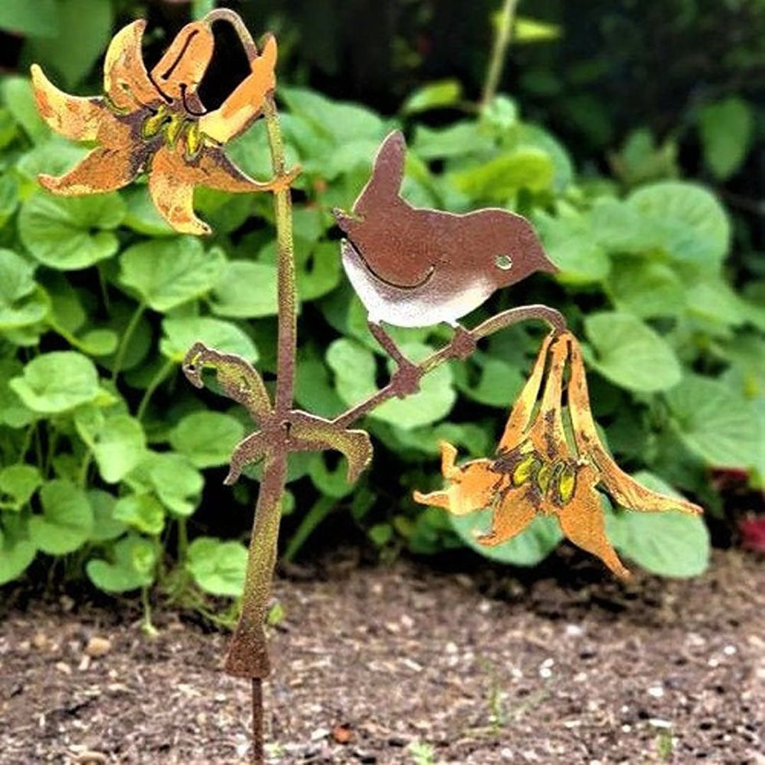 Arte de jardín de bayas y carboneros pintados a mano de metal