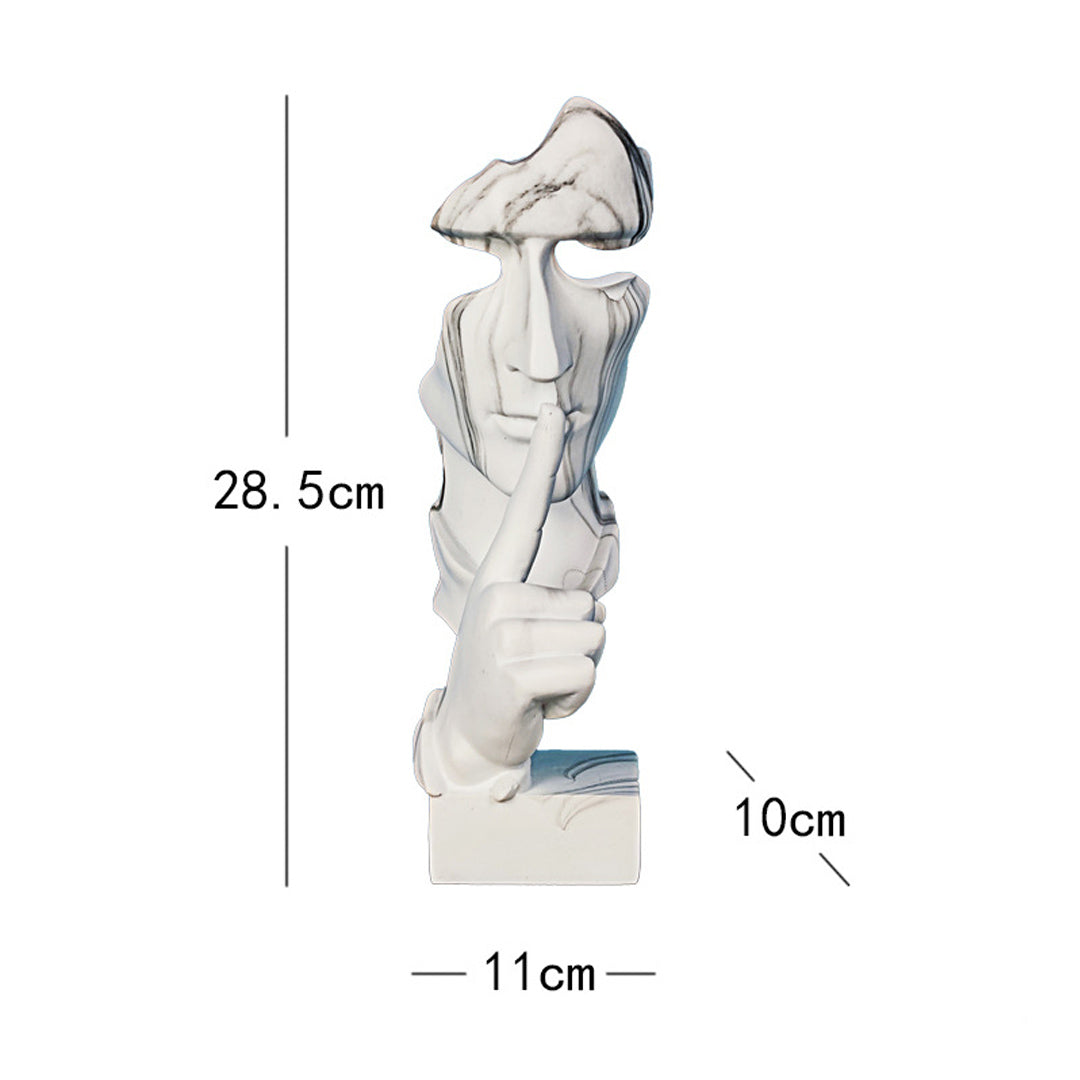 El silencio es estatuas de oro