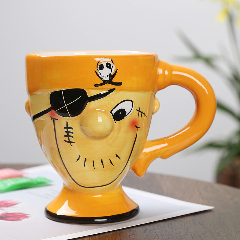 Taza de café de dibujos animados de pirata juguetón