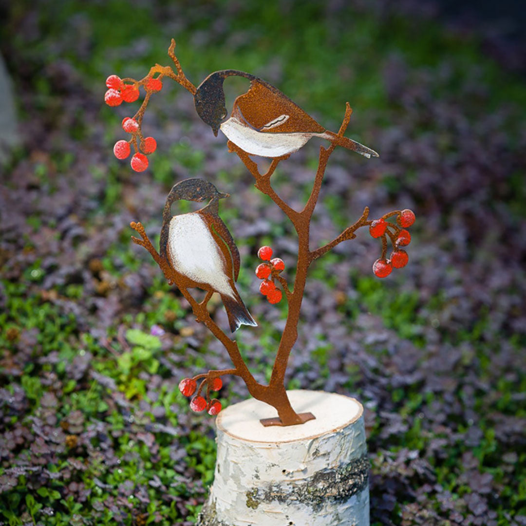 Arte de jardín de bayas y carboneros pintados a mano de metal