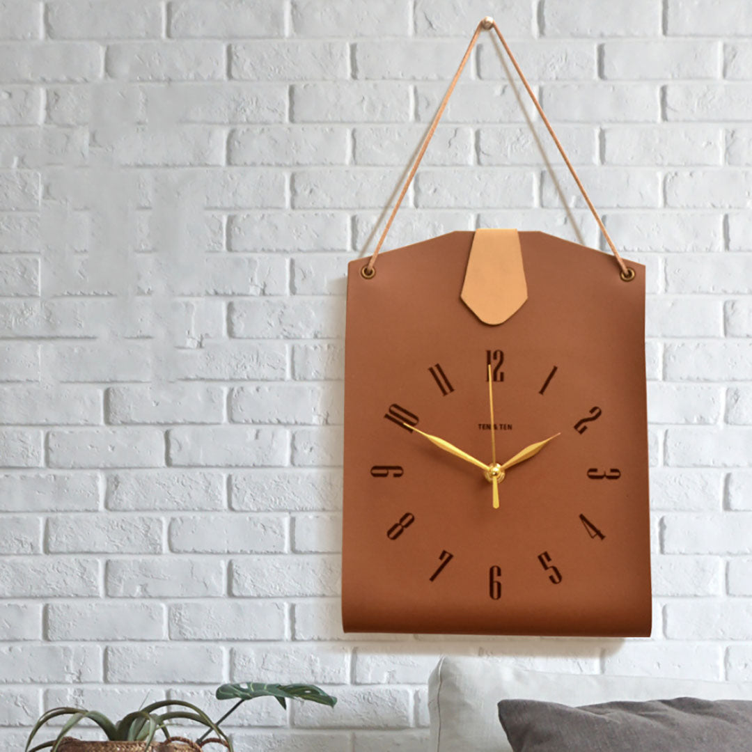 Horloge en forme de sac en cuir PU