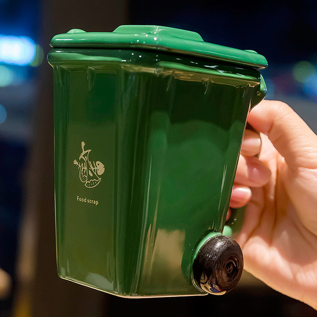 Tasse en céramique en forme de poubelle créative