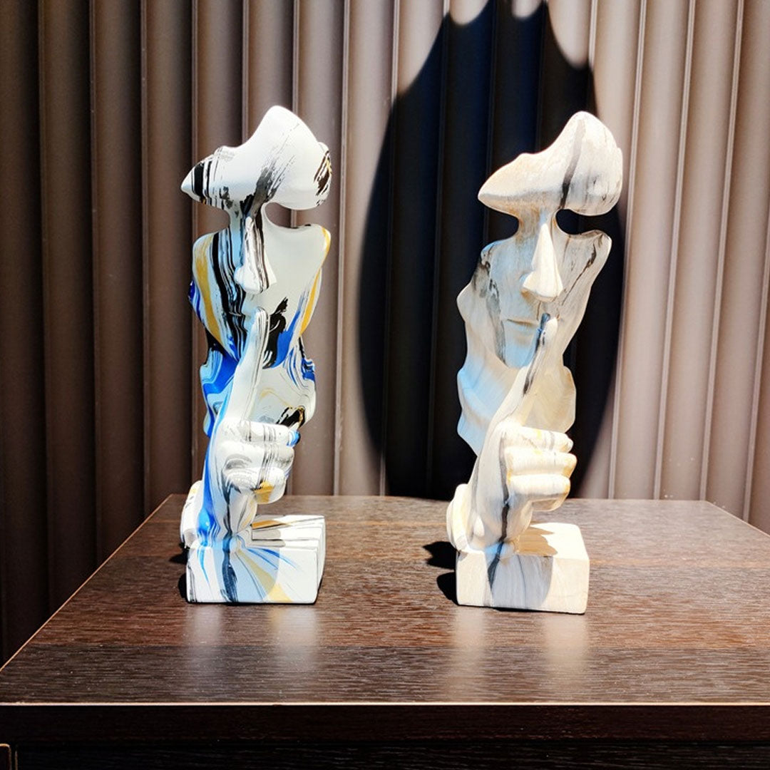 El silencio es estatuas de oro