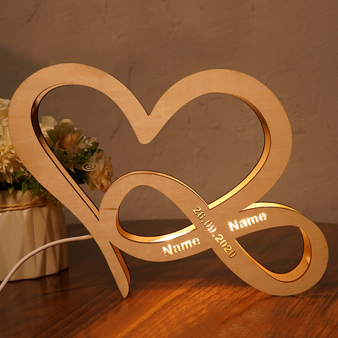Lampada in legno Love personalizzata