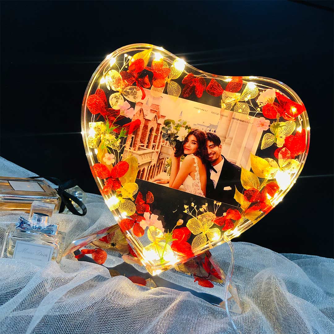 Heart Shape Flowers Photo Frame Light