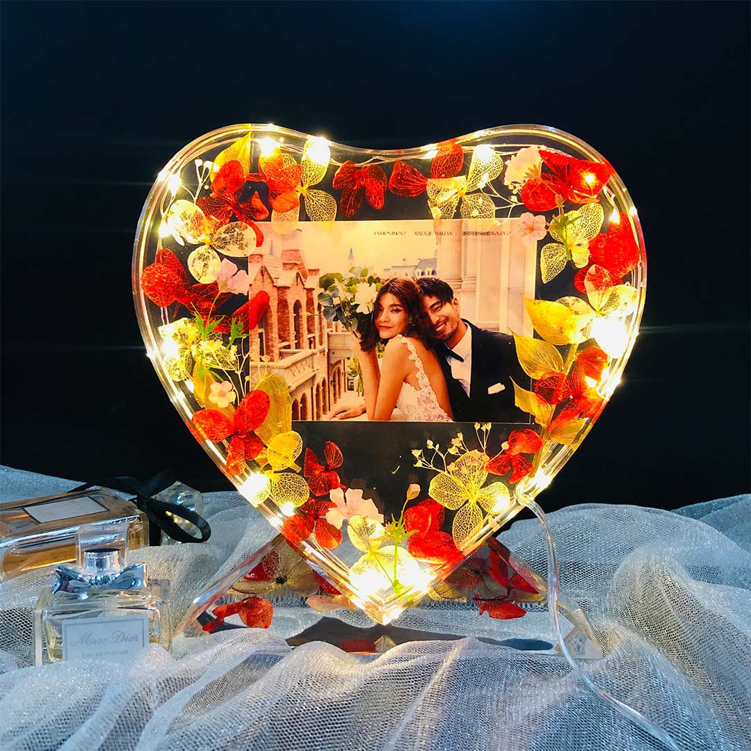 Heart Shape Flowers Photo Frame Light