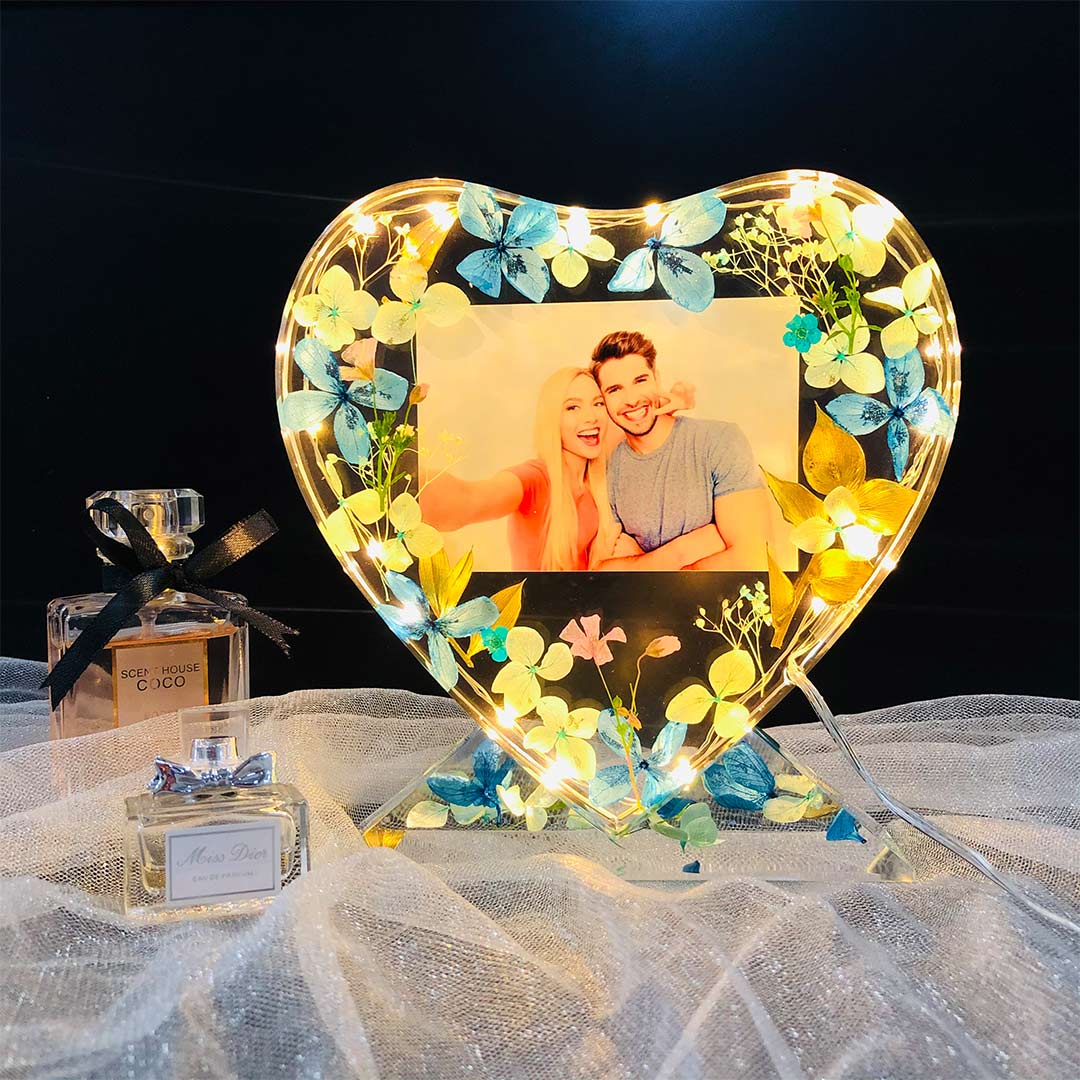 Heart Shape Flowers Photo Frame Light