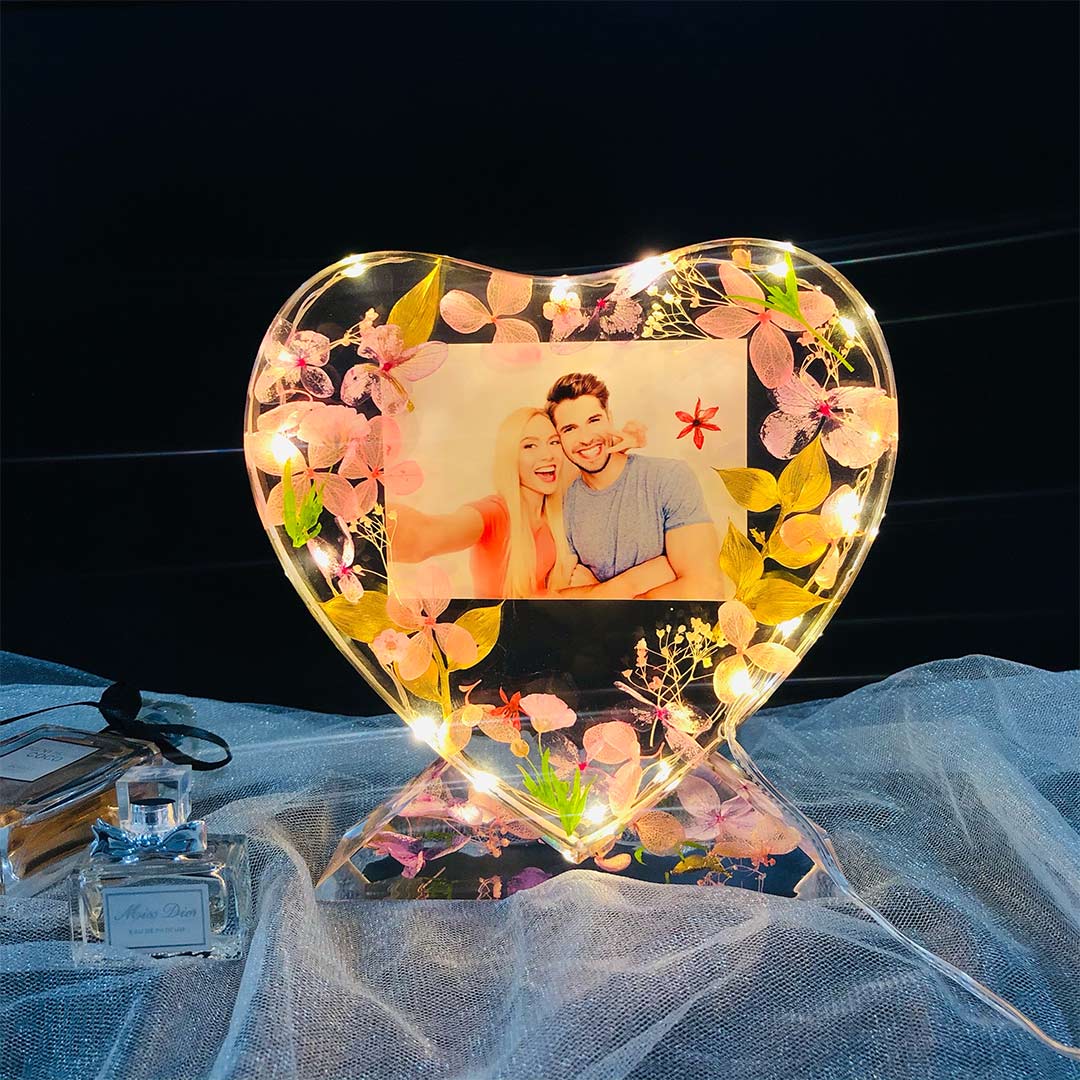 Heart Shape Flowers Photo Frame Light