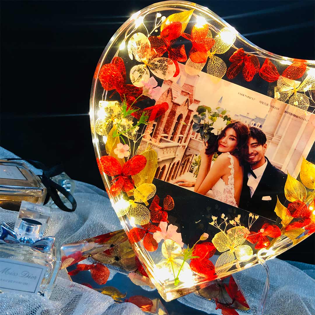 Heart Shape Flowers Photo Frame Light