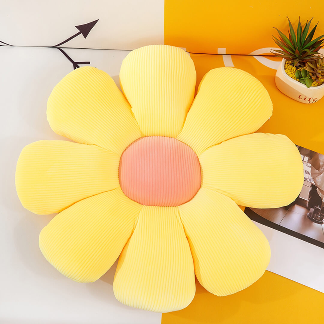 Daisy Flower Throw Pillow