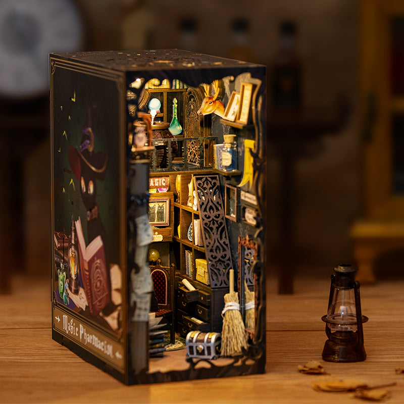 Eternal Bookstore Book Nook