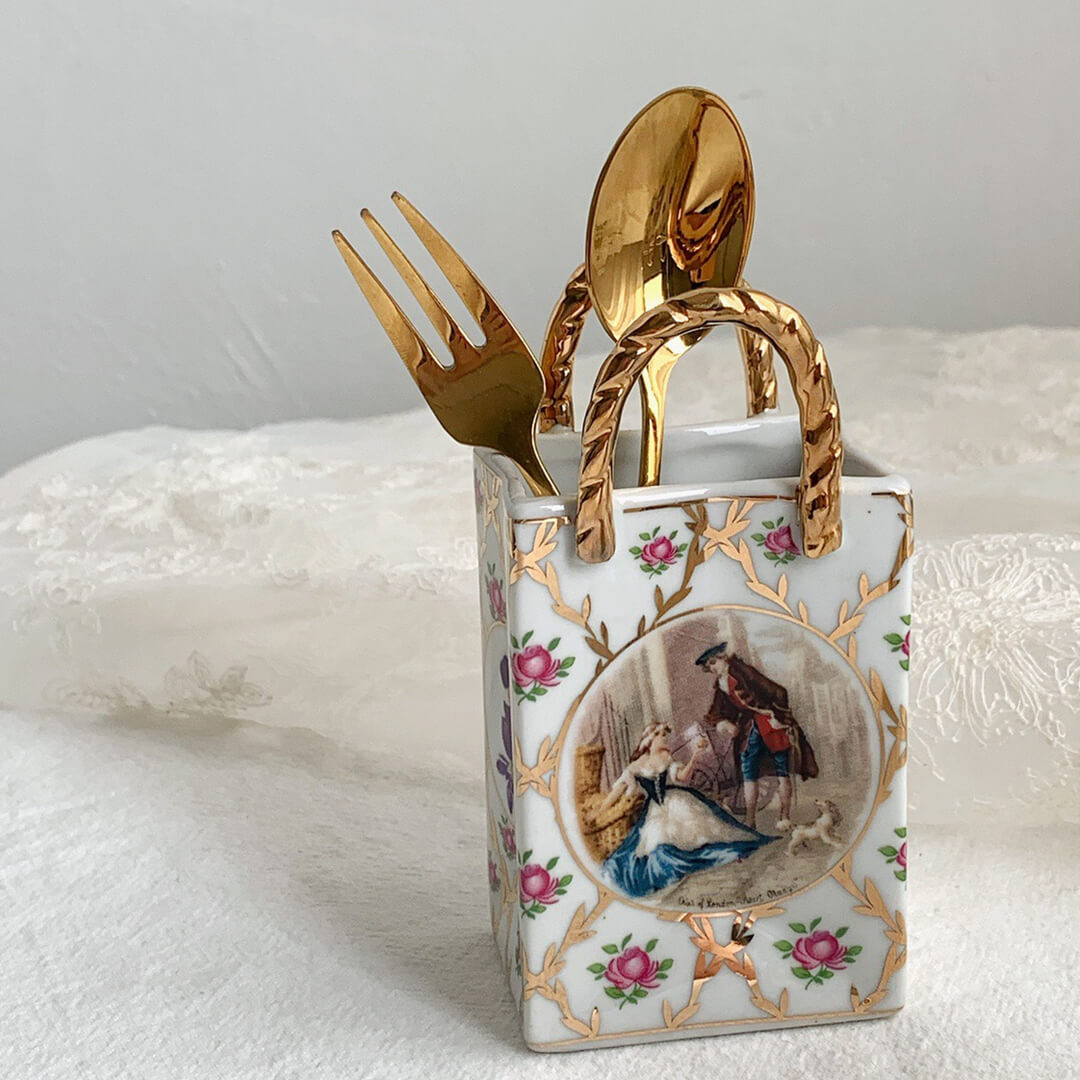 Florero retro con forma de bolsa pequeña