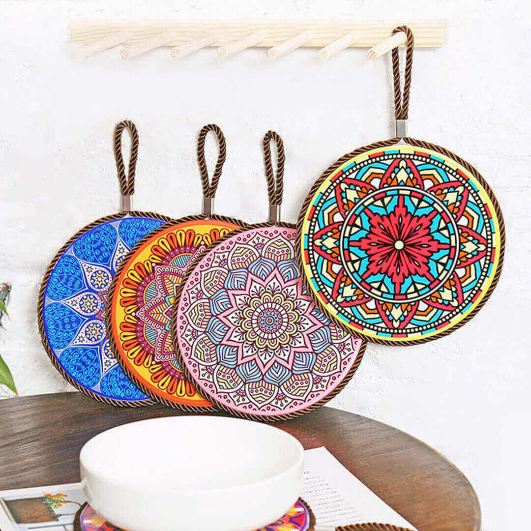 Almohadilla aislante de corcho de cerámica con estampado de mandala