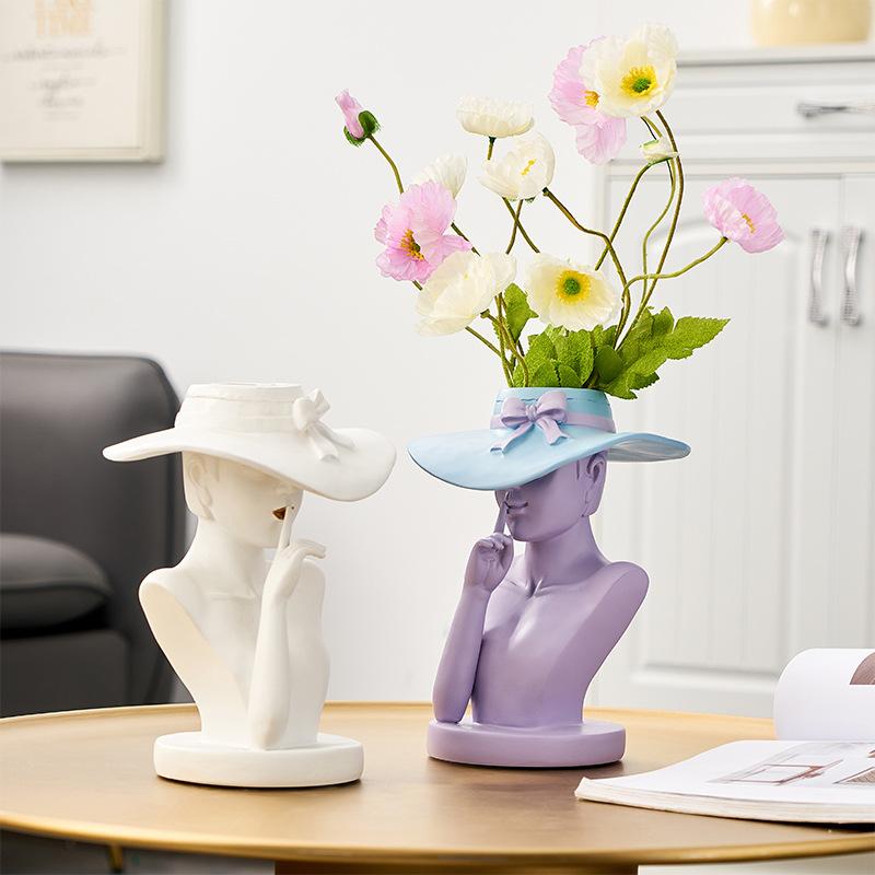 Vase à fleurs de statue de fille moderne