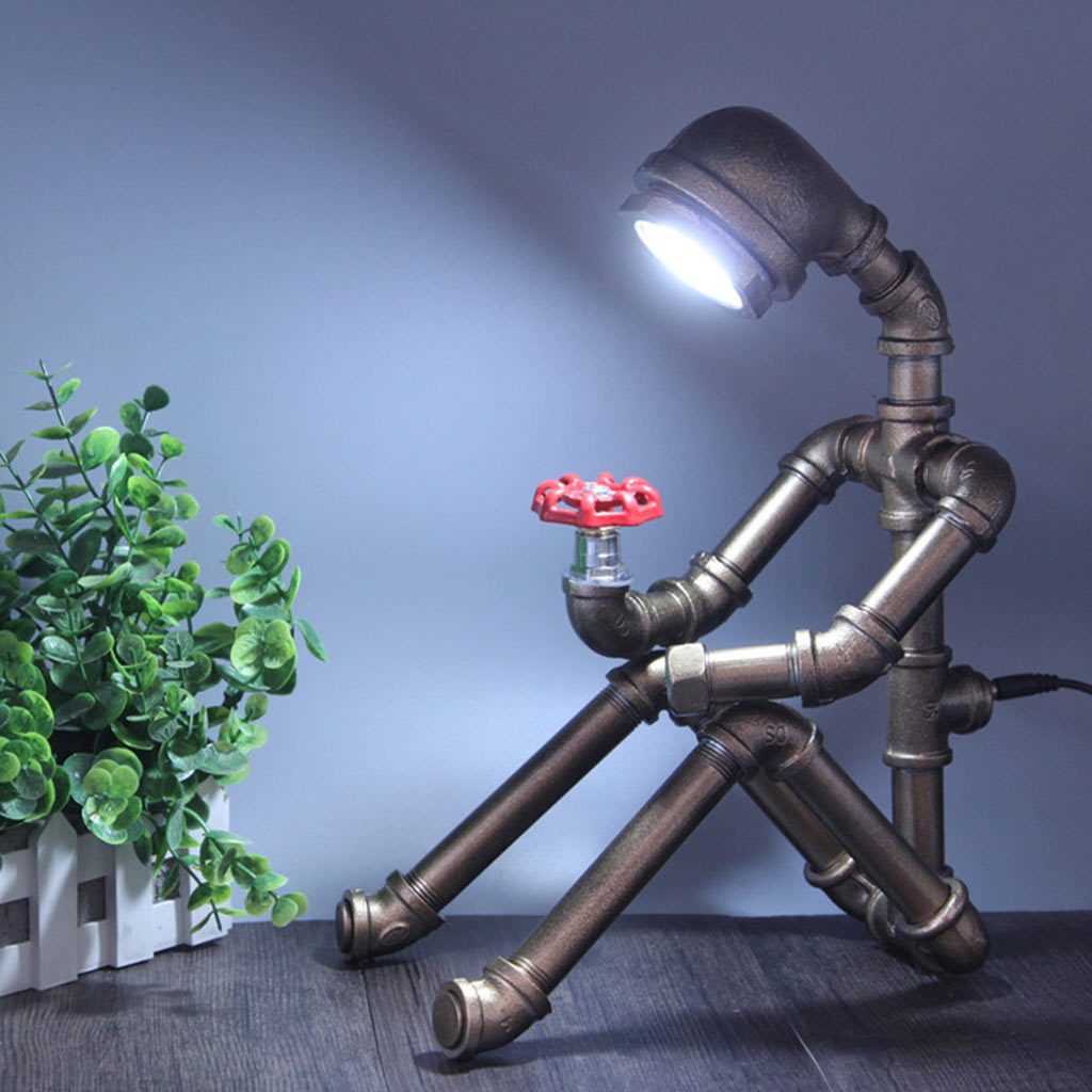 Roboter-Schreibtischlampe mit Steckdose