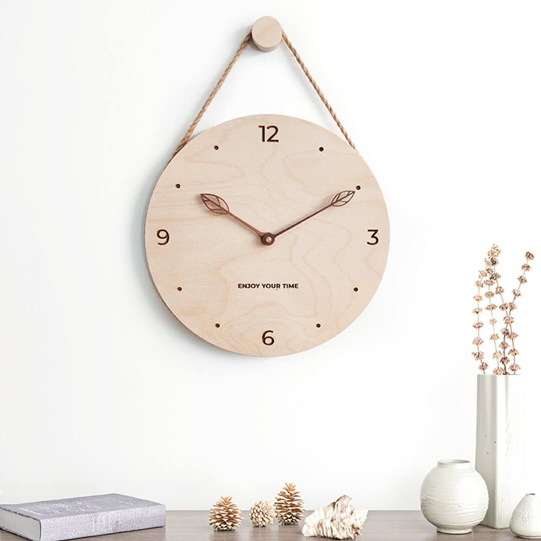 Orologio da parete con corda da appendere in legno