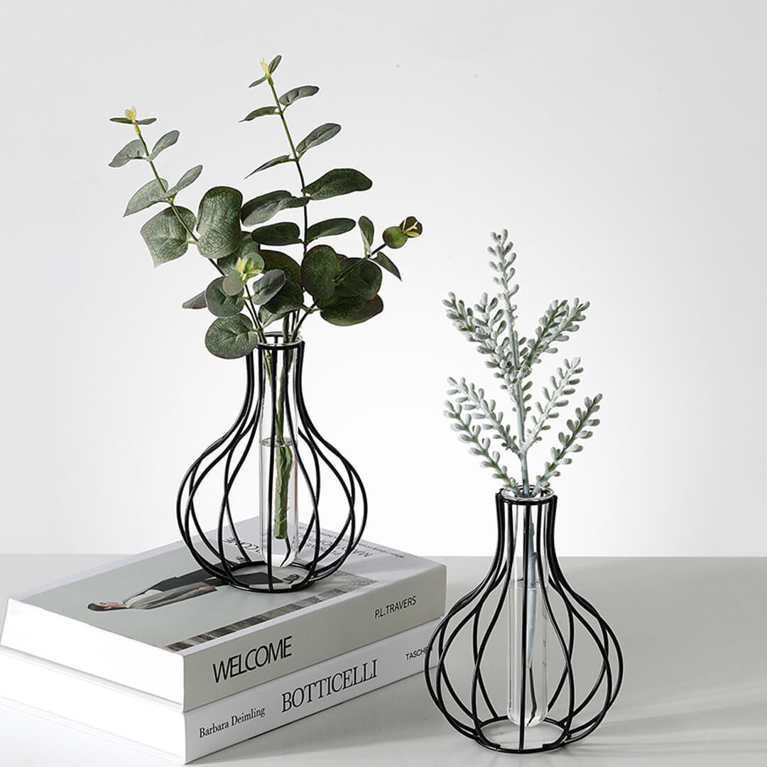Dekorative Glasvase aus Metalldraht