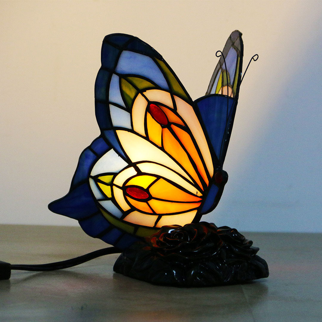 Lámpara de mesa con vitral Tiffany de mariposa