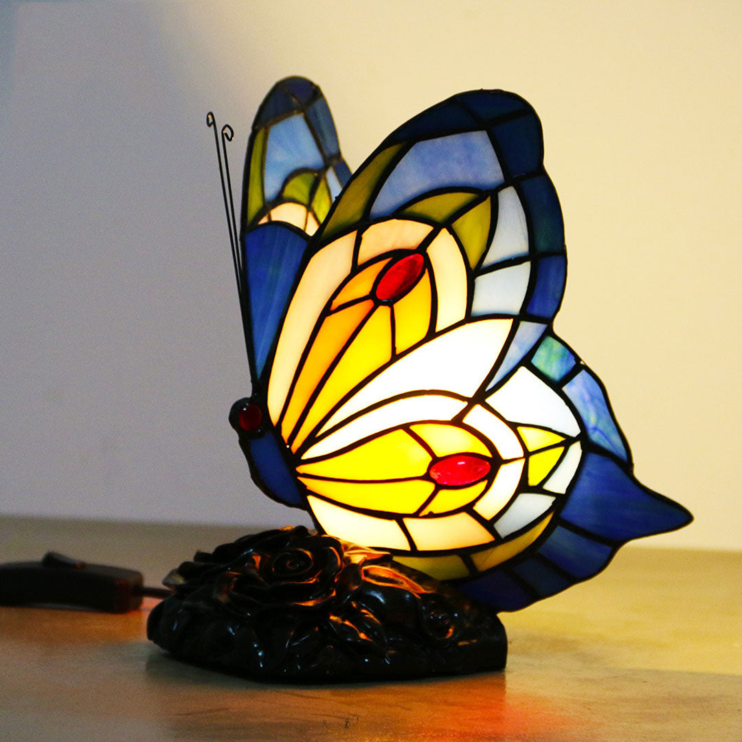 Lámpara de mesa con vitral Tiffany de mariposa