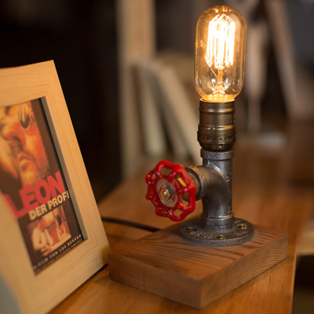 Lampada da tavolo a tubo semplice retrò