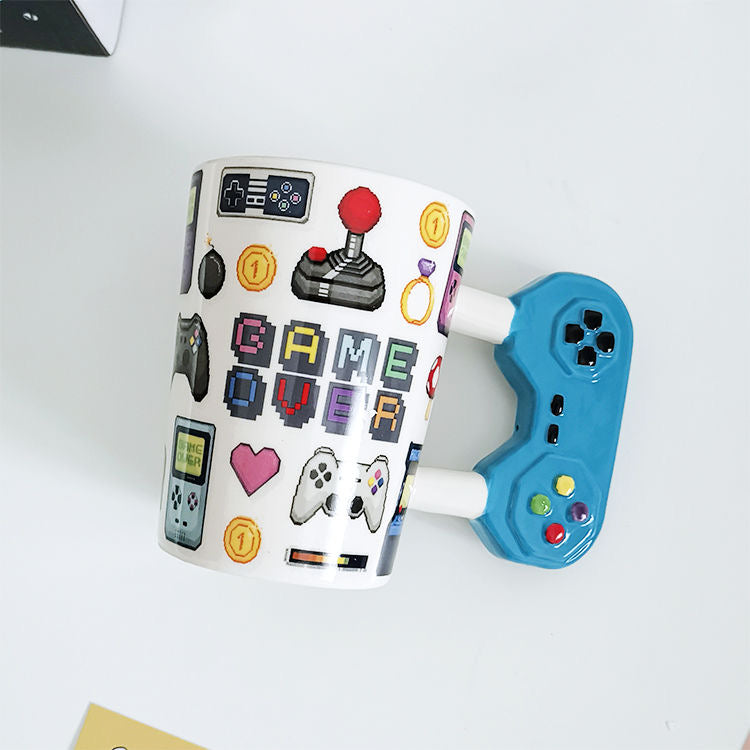 Taza creativa con mango de consola de juegos