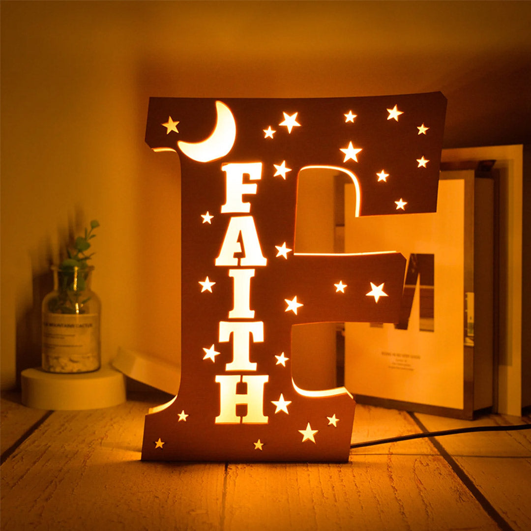 Lámpara personalizada con letras de madera Moon Stars