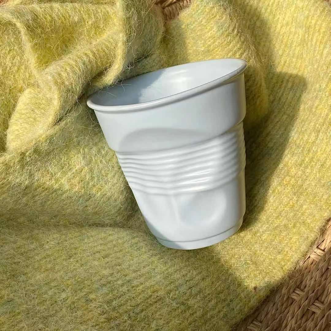 Unregelmäßige Kaffee-/Teetasse aus Keramik