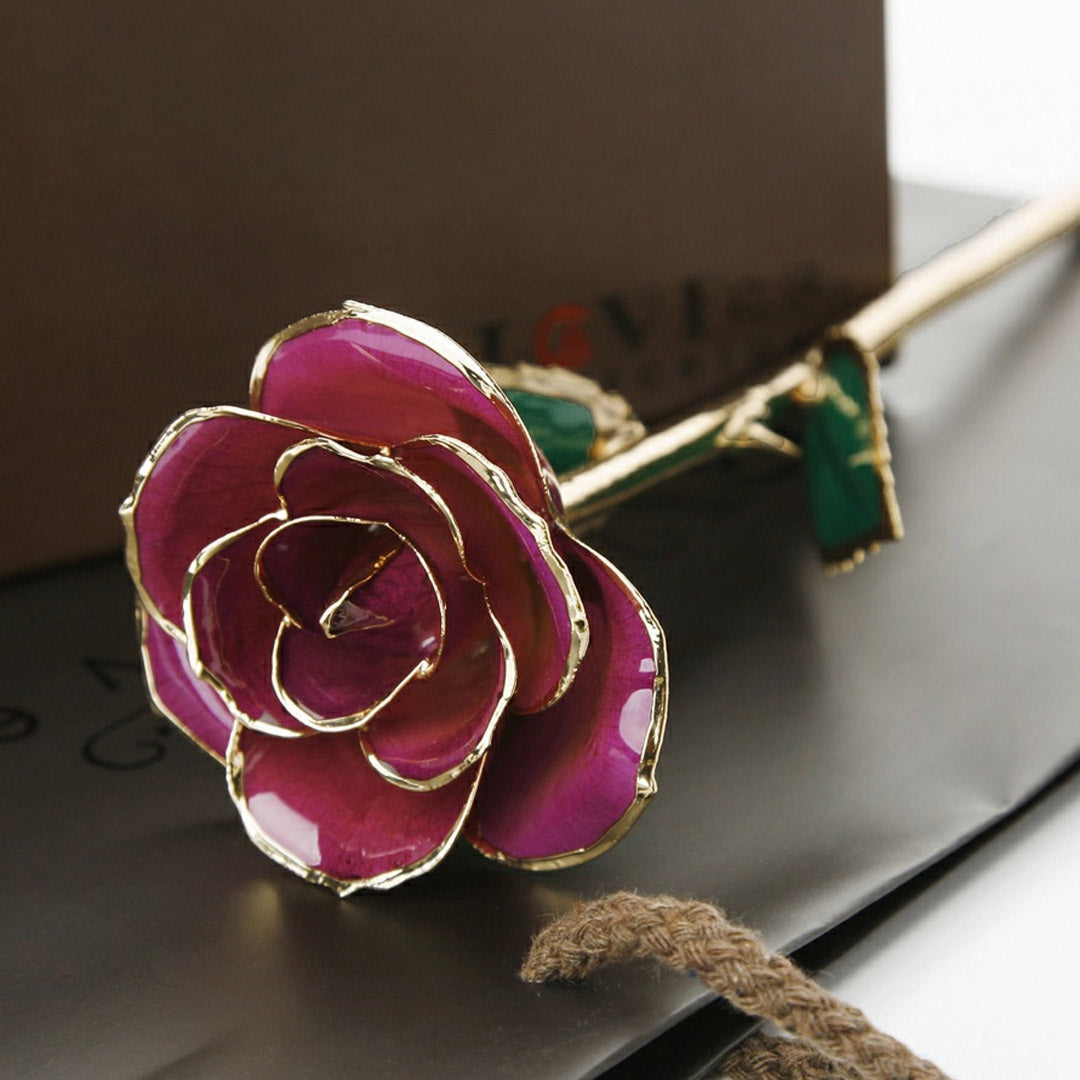 Rosa de oro de 24 quilates.