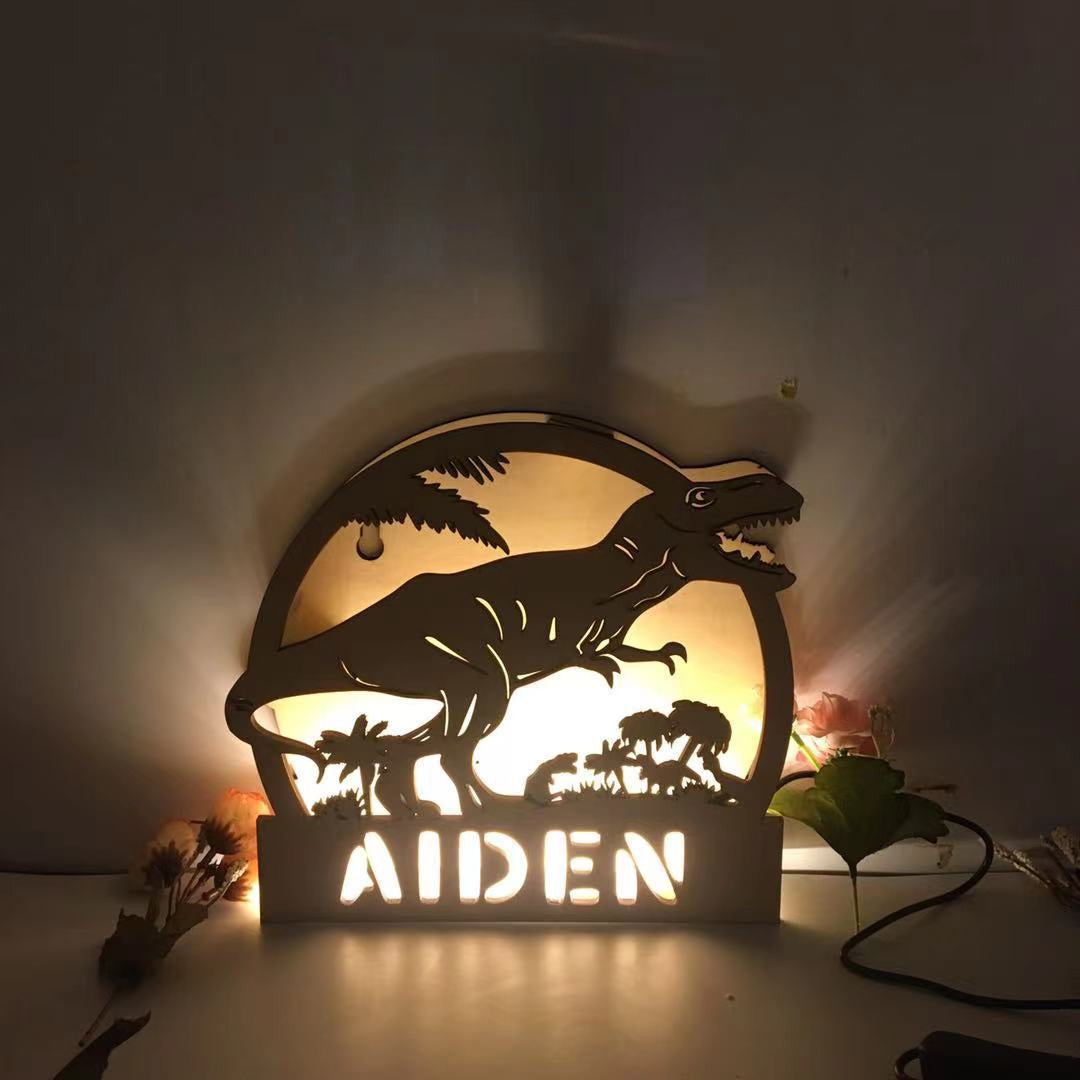 Luz nocturna personalizada con nombre de madera