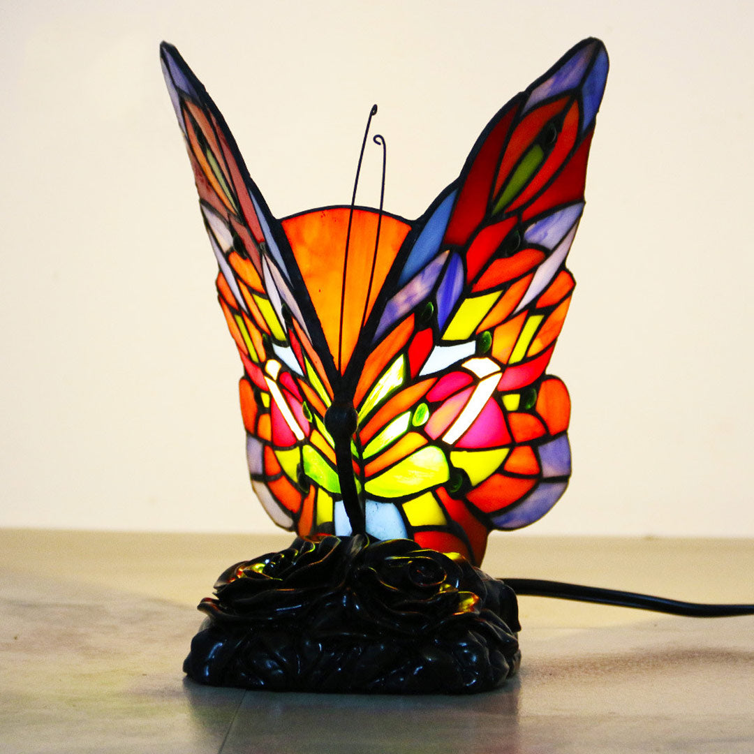 Lámpara de mesa con vitral Tiffany de mariposa