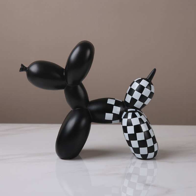 Karierte Ballon-Hund-Skulptur