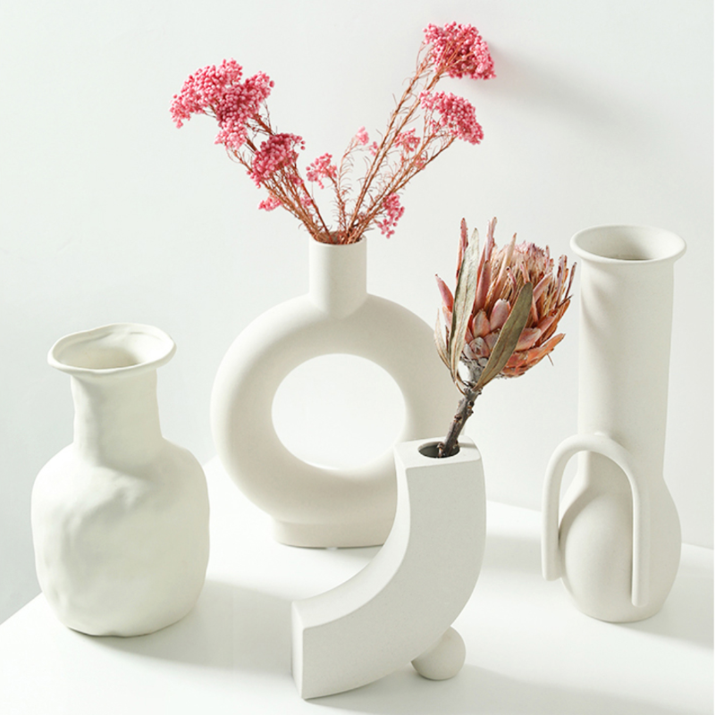 Vase en céramique minimaliste