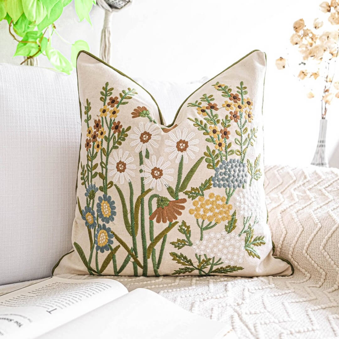 Leinen-Kissenbezug mit Blumenstickerei