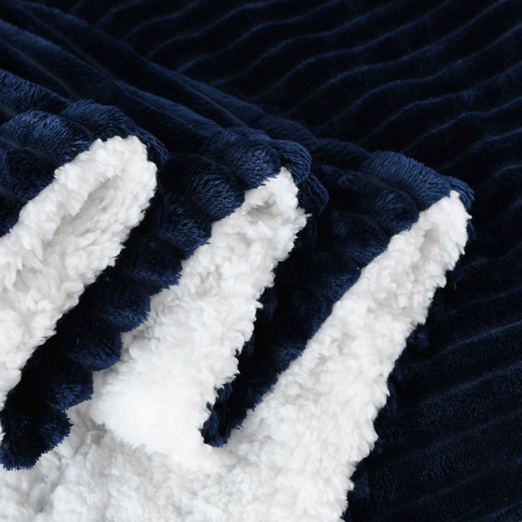 Gestreifte Sherpa-Fleece-Decke