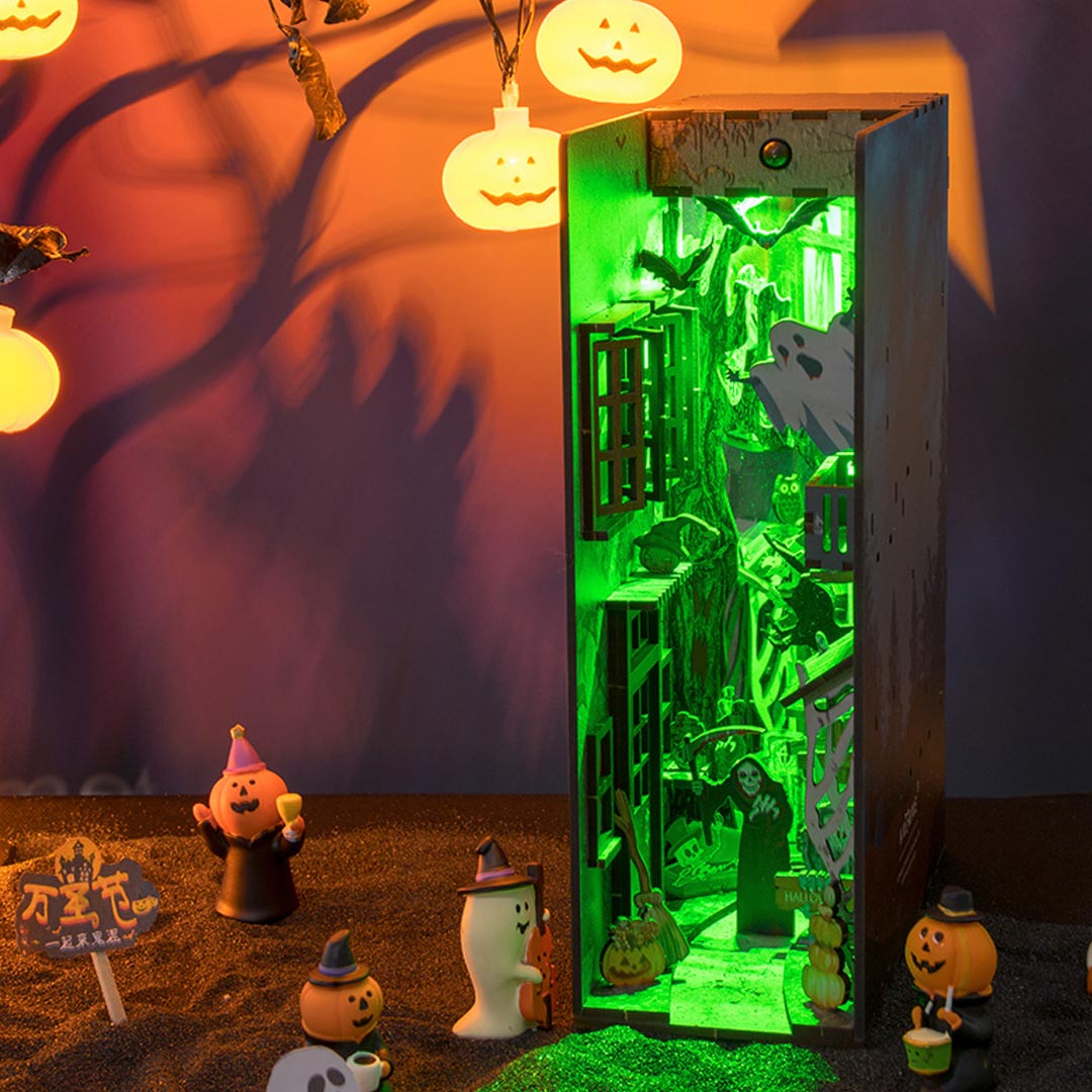 Halloween Spooky Alley DIY Book Nook