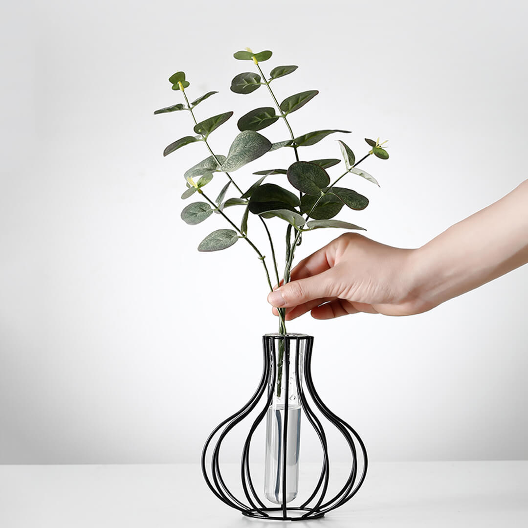 Dekorative Glasvase aus Metalldraht