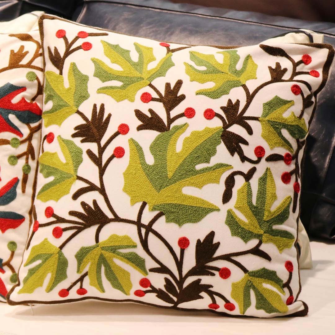 Housses de coussin brodées