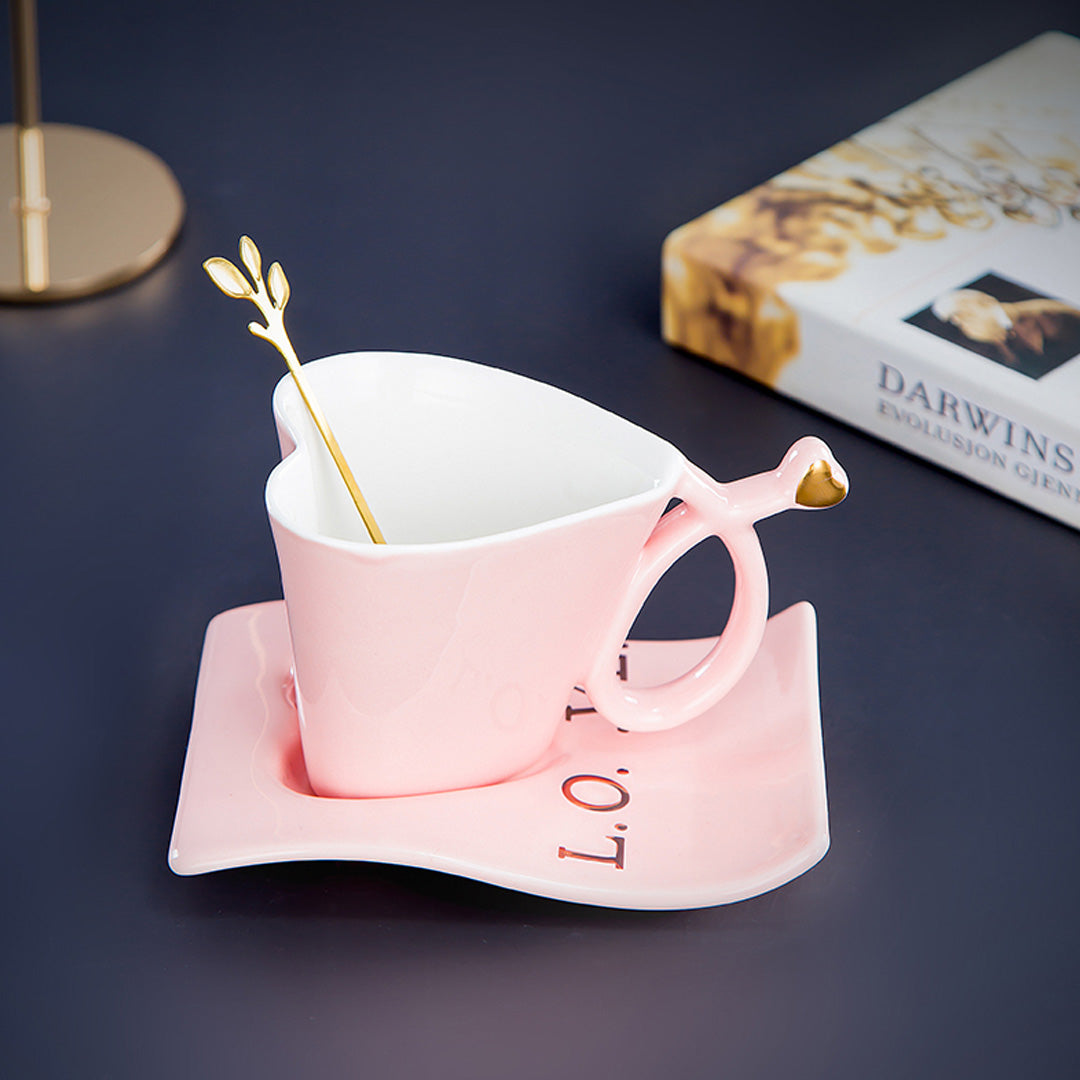Juego de tazas de cerámica en forma de corazón