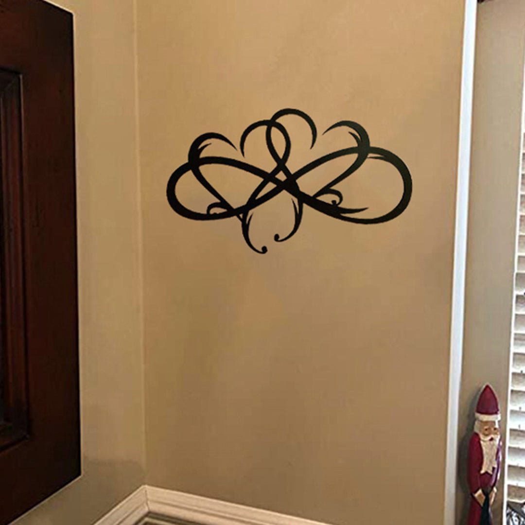 Decoración de pared de acero con corazón infinito