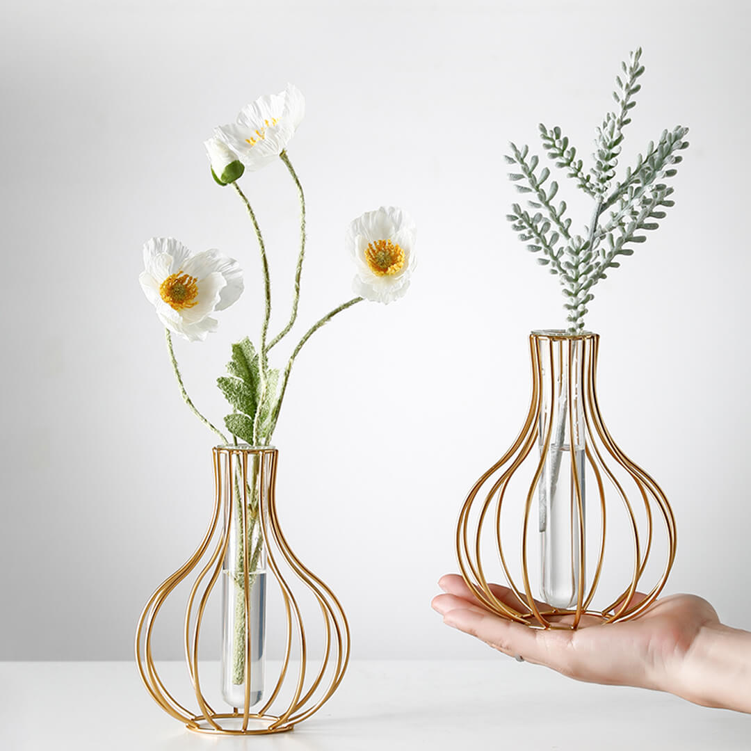 Dekorative Glasvase aus Metalldraht