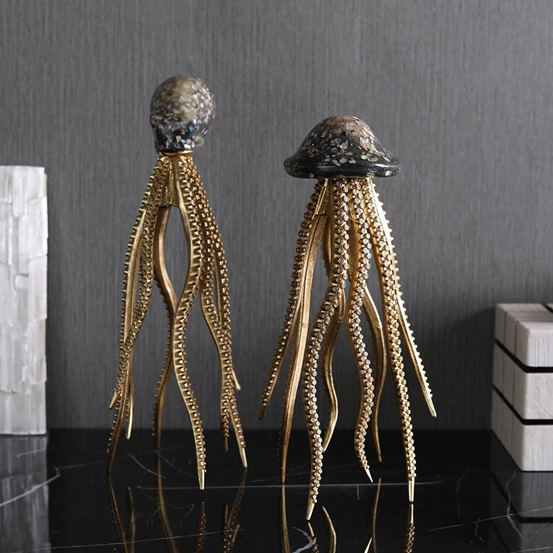 Luxuriöse Tischfigur mit Kraken und Quallen