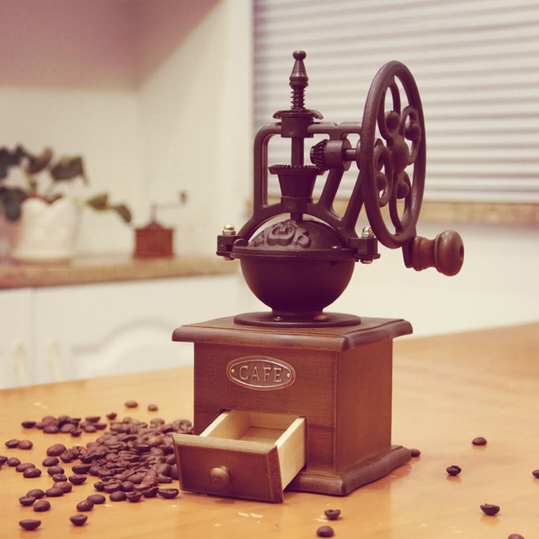 Macinino da caffè a manovella con ruota panoramica retrò