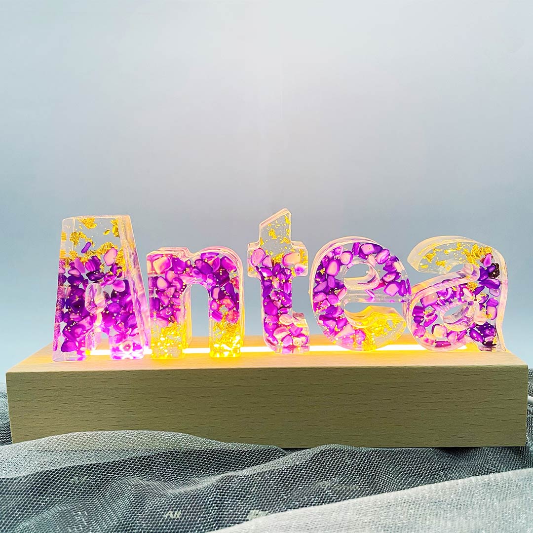 Buchstabenlampe aus Steinharz - HANDGEFERTIGT