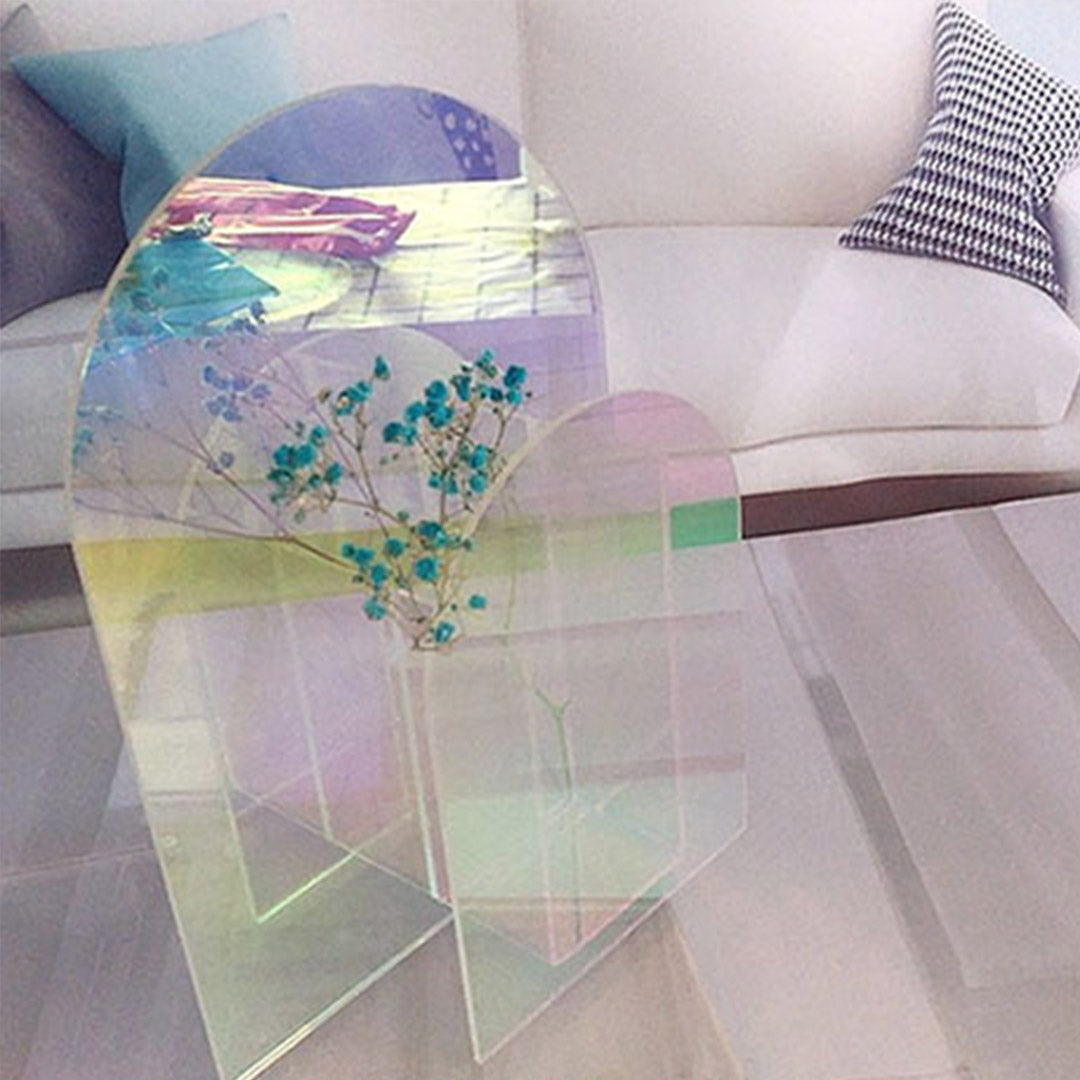 Vaso di arte astratta iridescente