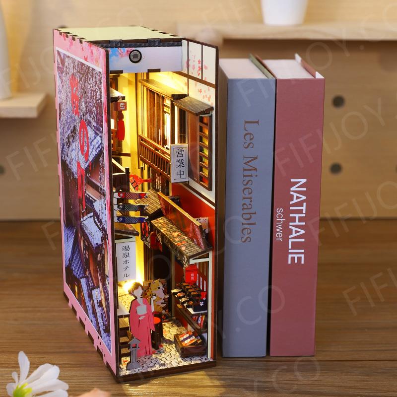 🌸Sakura Alley 3D DIY Book Nook Kit